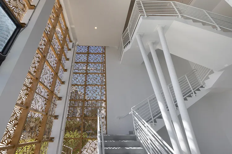Interior stair rail and screen system